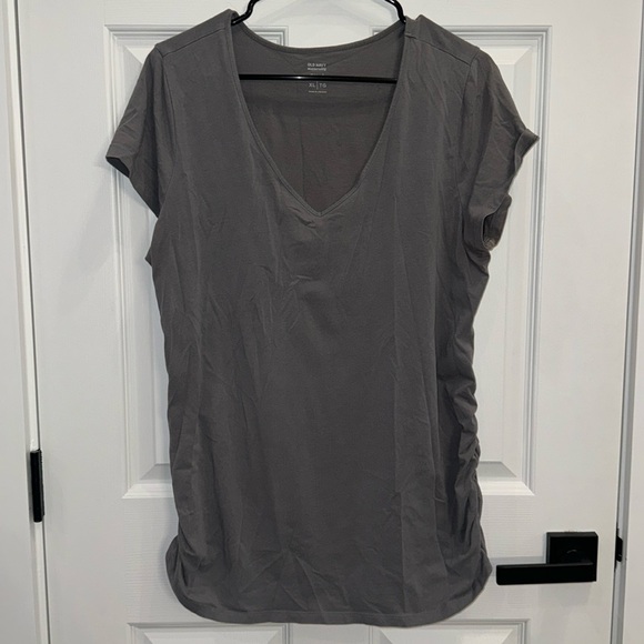 🩶 3/$15 🩶 Gray Maternity Shirt - Picture 1 of 5